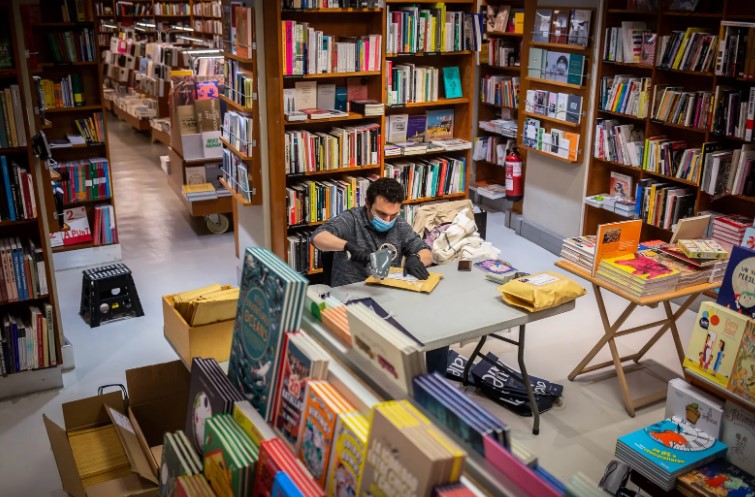 How to Partner With a Successful Bookstore Franchise